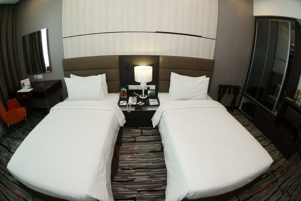 โพรเมเน้ด โฮเต็ล บินตูลู Hotel ภายนอก รูปภาพ